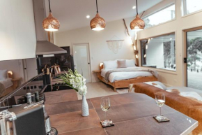 Bruny Island Oceanfront Luxe Cabin with Spa